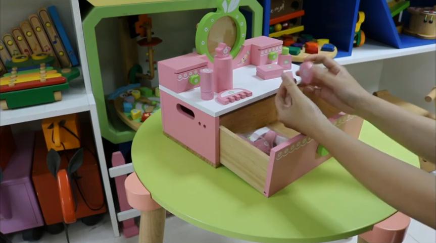 Đồ chơi gỗ mô phỏng bàn trang điểm - Wooden dressing table toy for kids - Nam Hoa Toys
